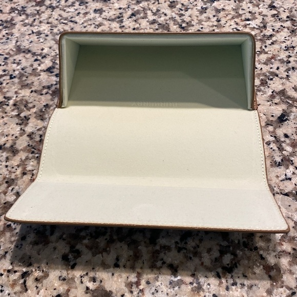 Burberry Unisex Round Sunglasses B4280 Black Frame with Brown Lenses New w/ Flaw - Picture 15 of 16